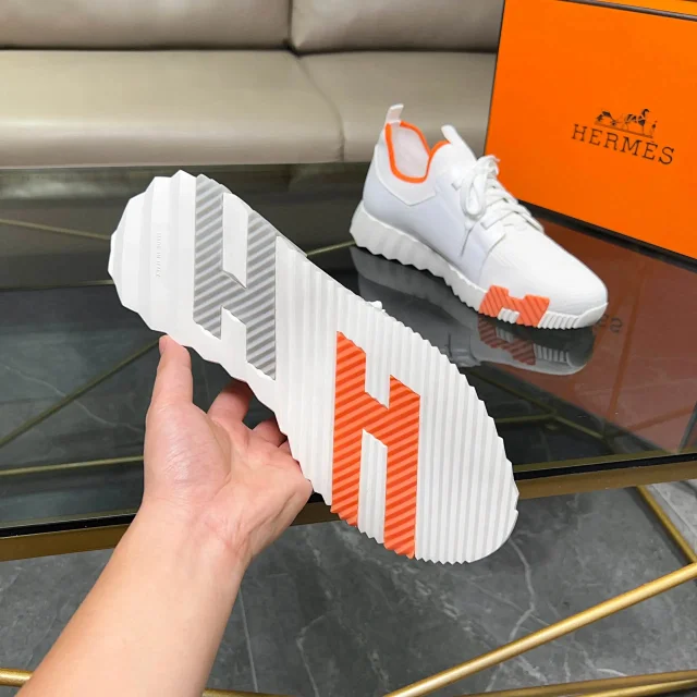 Hermès Sneakers Lace-Up with Serrated Soles and Contrast Heel Inserts product detail image 11