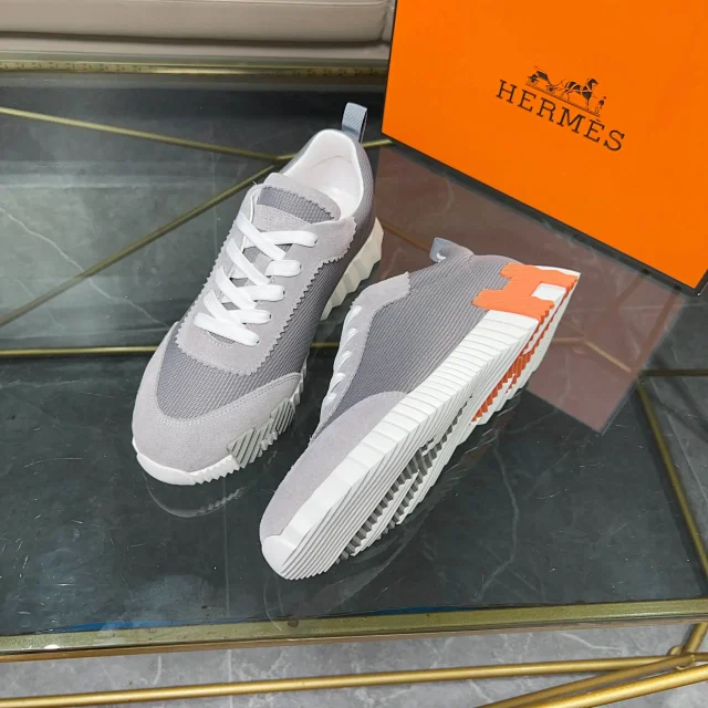Hermès Sneakers Lace-Up with Serrated Soles and Contrast Heel Inserts product detail image 19