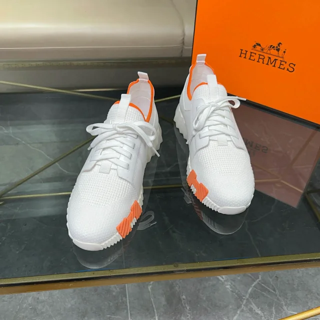 Hermès Sneakers Lace-Up with Serrated Soles and Contrast Heel Inserts product detail image 13