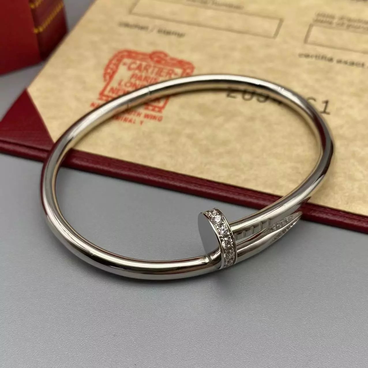 Home Diamond Large Nail Bracelet Full Diamond V Gold Craftsmanship CNC Gold Plating Non fading Internet Celebrity Popular Style Highest Version G Verification
