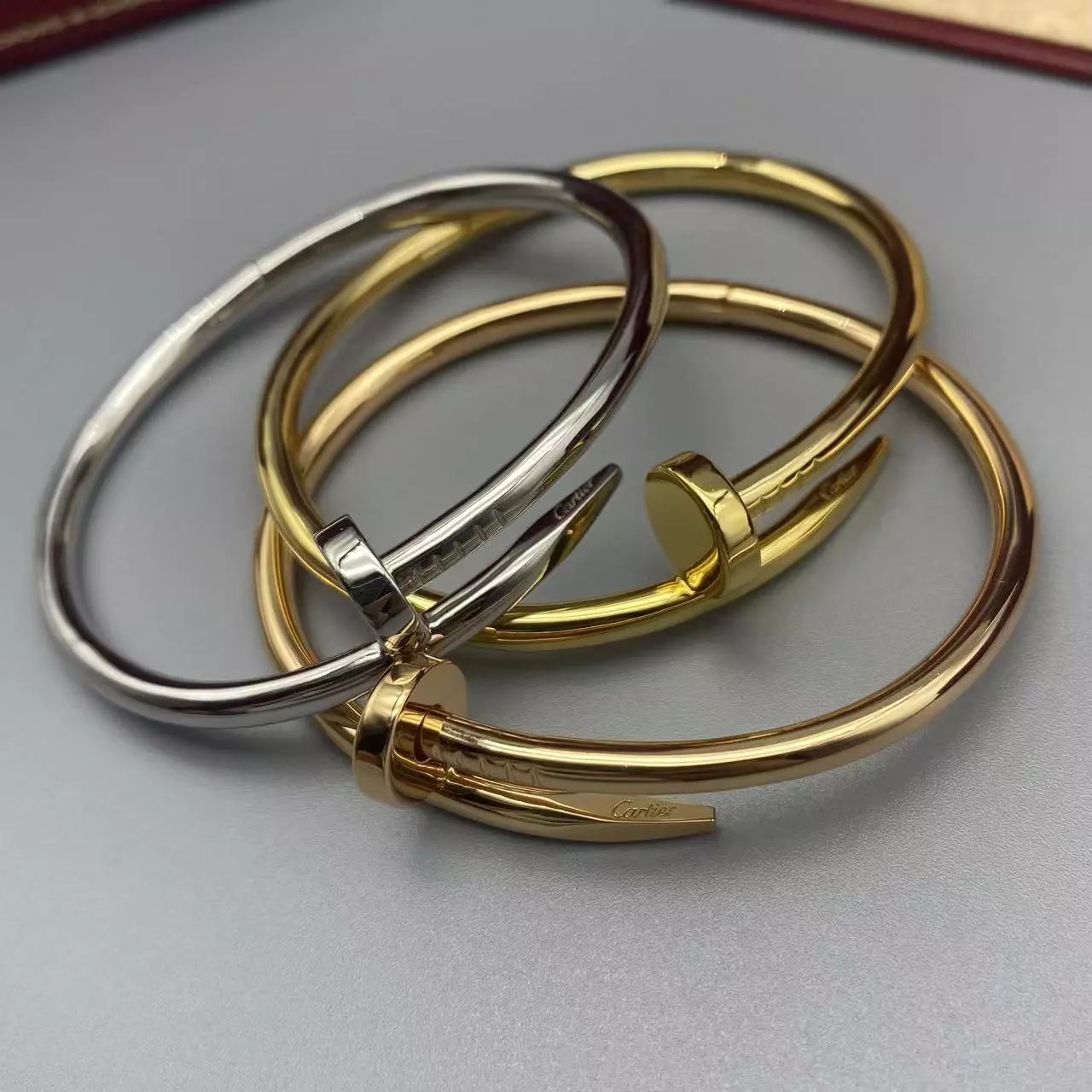 Light version large nail bracelet with full diamond V gold craftsmanship, CNC gold-plated and non fading, internet famous popular styles, highest version G verification