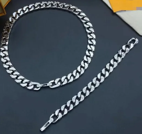 Bracelet necklace Cuban chain bracelet men's classic logo colorful Cuban bracelet men's trendy brand men's color does not fade