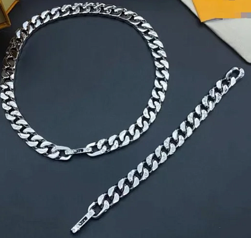 Bracelet necklace Cuban chain bracelet men's classic logo colorful Cuban bracelet men's trendy brand men's color does not fade