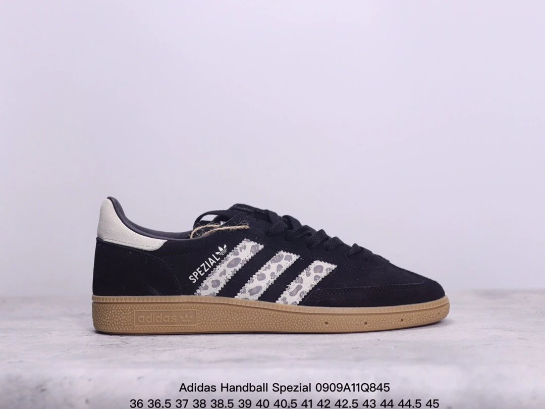 💰180 Adidas Handball Spezial 三叶草手球特别版圣帕特里克节联名款 全鞋采用yezzy500一样的皮料 进口长绒皮，特殊工艺技术 原盒包装 牛筋耐磨大底  承载青春情怀的板