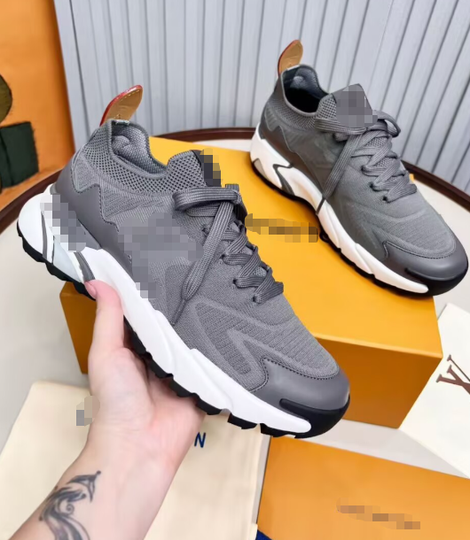 Sneaker