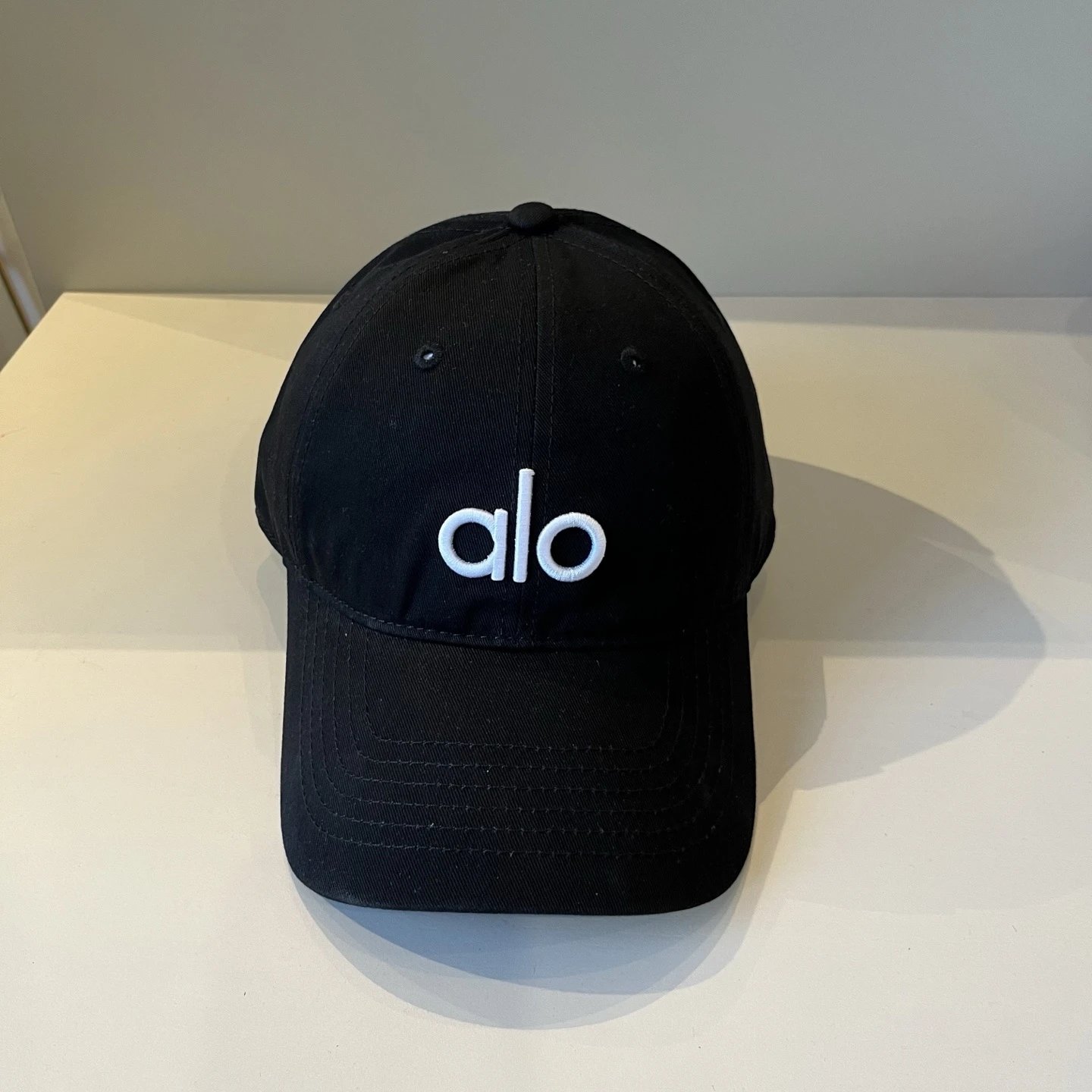 Alo Yoga Mesh Trucker Cap White - 4