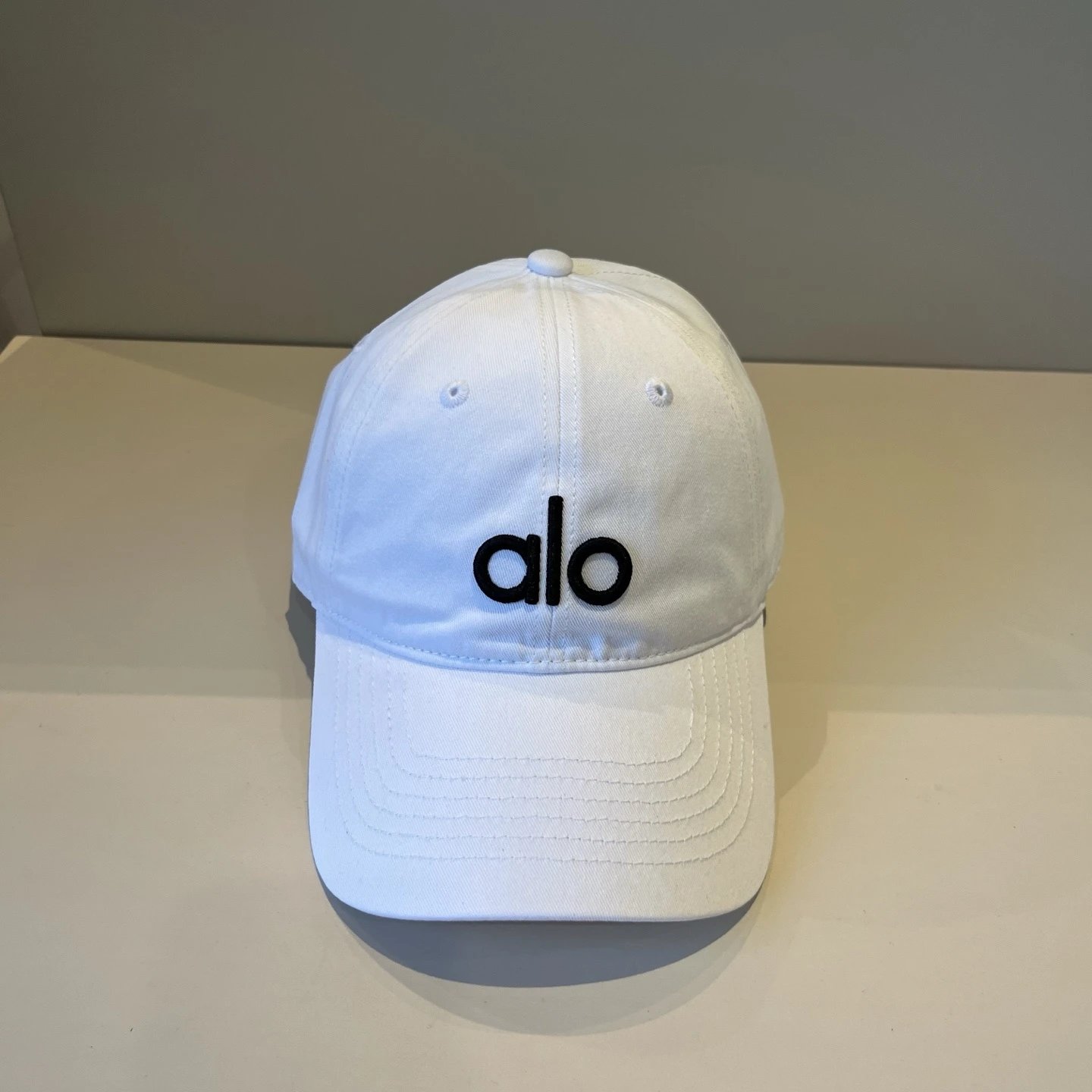 Alo Yoga Mesh Trucker Cap White - 5