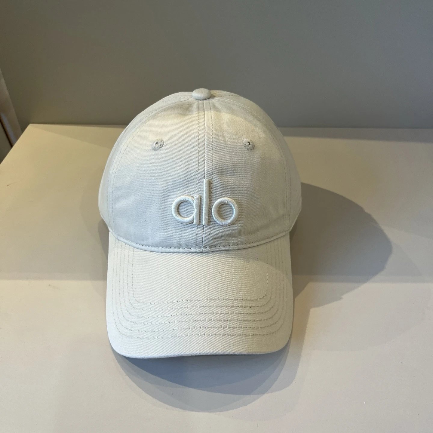 Alo Yoga Mesh Trucker Cap White - 7