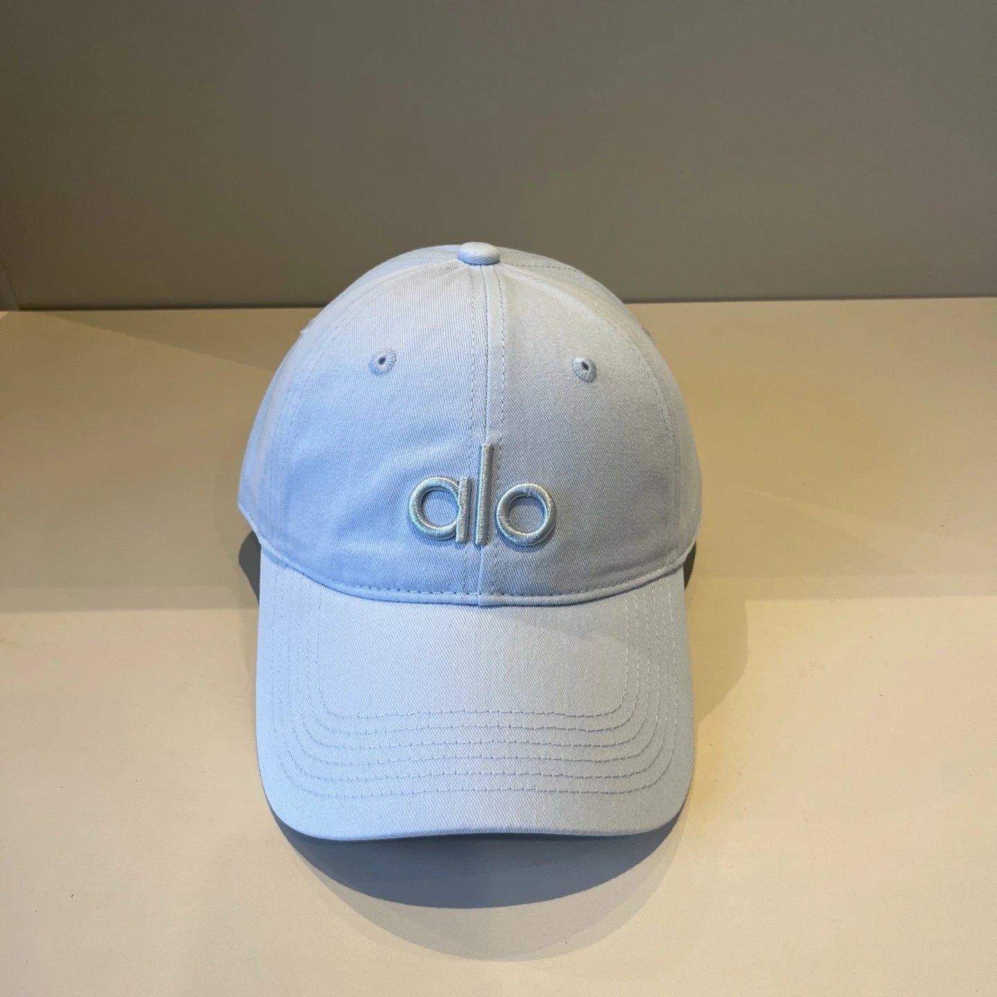 Alo Yoga Mesh Trucker Cap White - 10