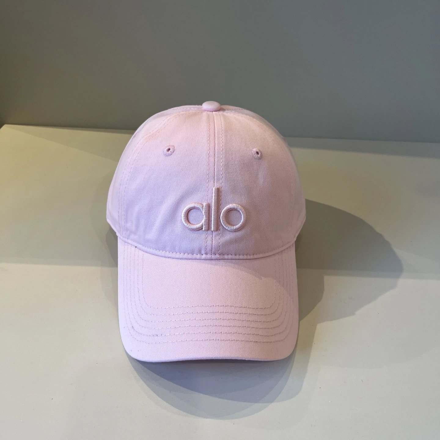 Alo Yoga Mesh Trucker Cap White - 9