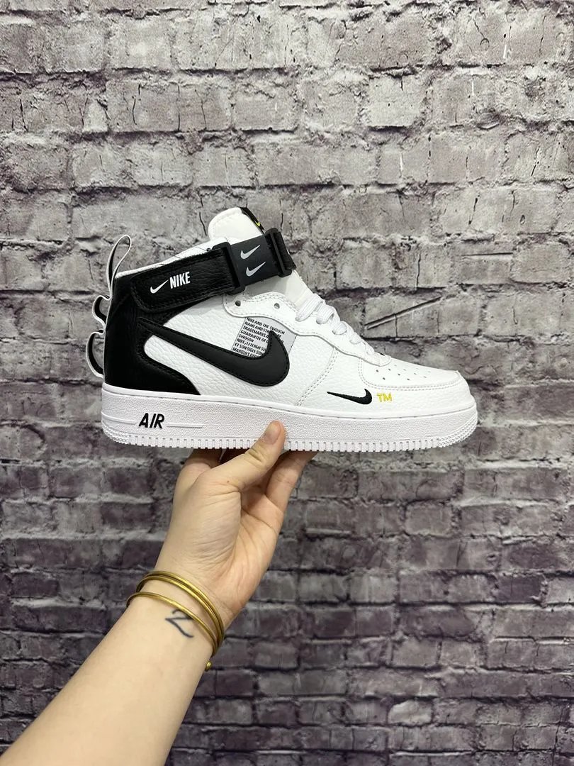 Nike Air Force 1 Brick Pattern Wallpaper Sneakers