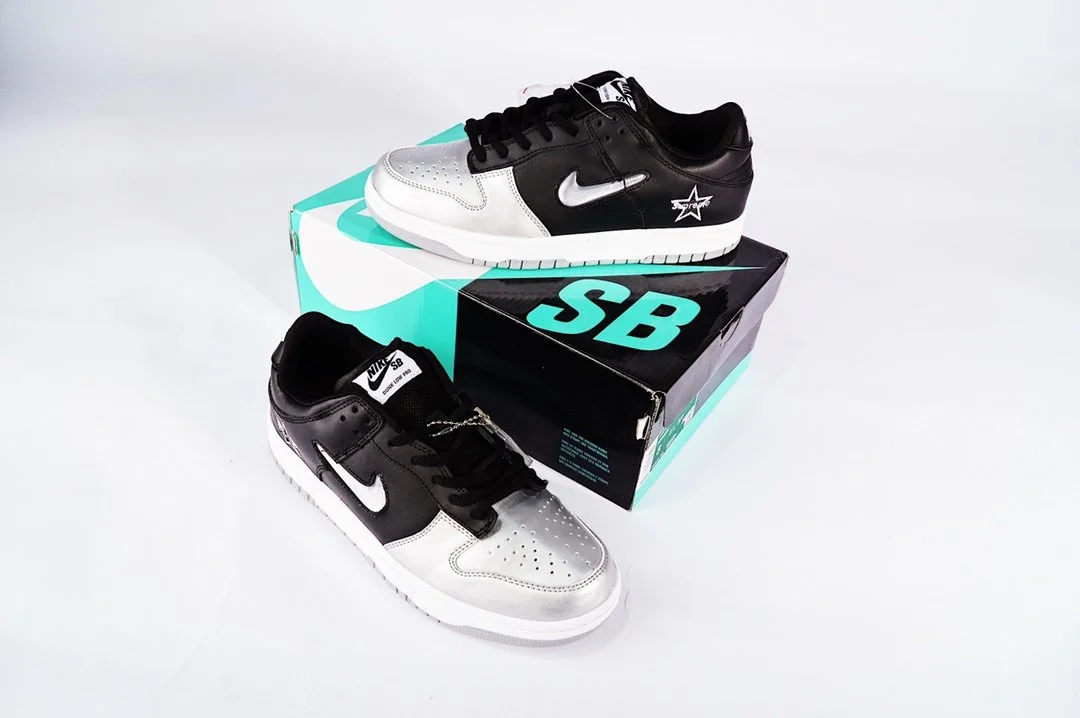 包邮原装Supreme x Nike SB Dunk Low黑银白红低帮经典百搭休闲鞋