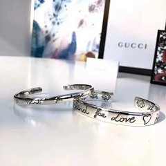 Official website on sale! Love Without Fear Couples Limited Edition Collection Bracelet! A different kind of gift for a different kind of you! Love is only perfect when there is a gift!