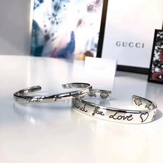 Official website on sale! Love Without Fear Couples Limited Edition Collection Bracelet! A different kind of gift for a different kind of you! Love is only perfect when there is a gift!