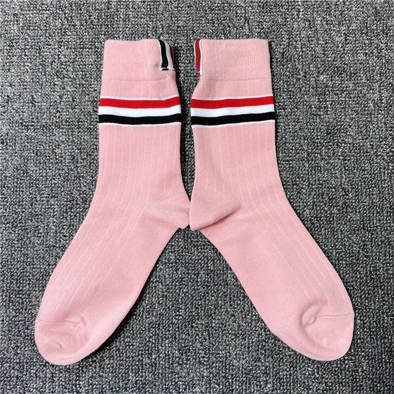粉红色