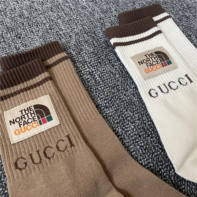 Gucci Socks Striped crew with cartoon character embroidery product detail image 3