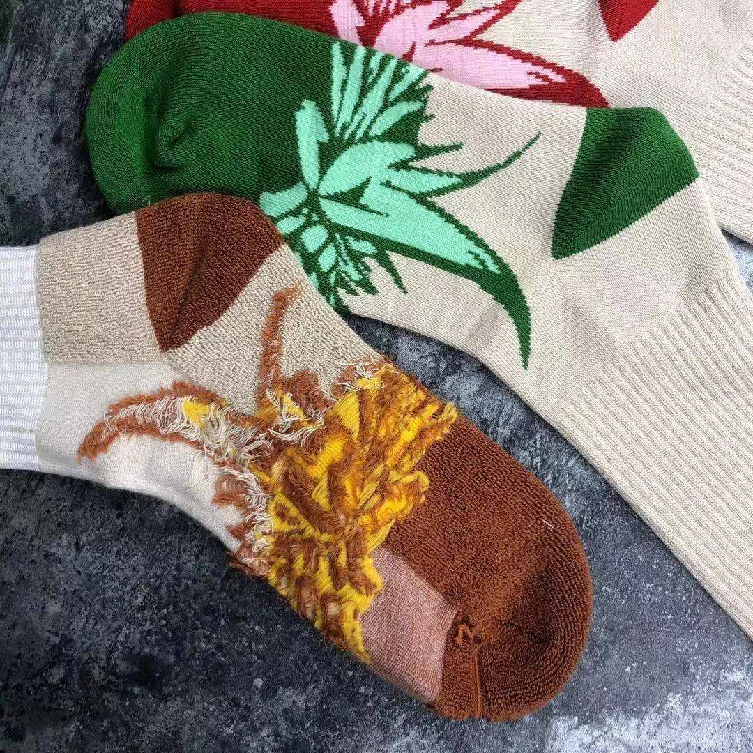 Cactus Jack Cactus Print Crew Socks Beige Red Socks - 6