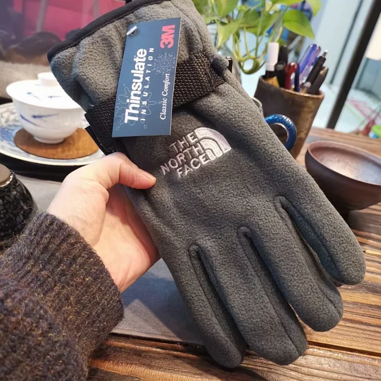原厂库存、卖完不补：3M TNF 北面保暖防寒手套