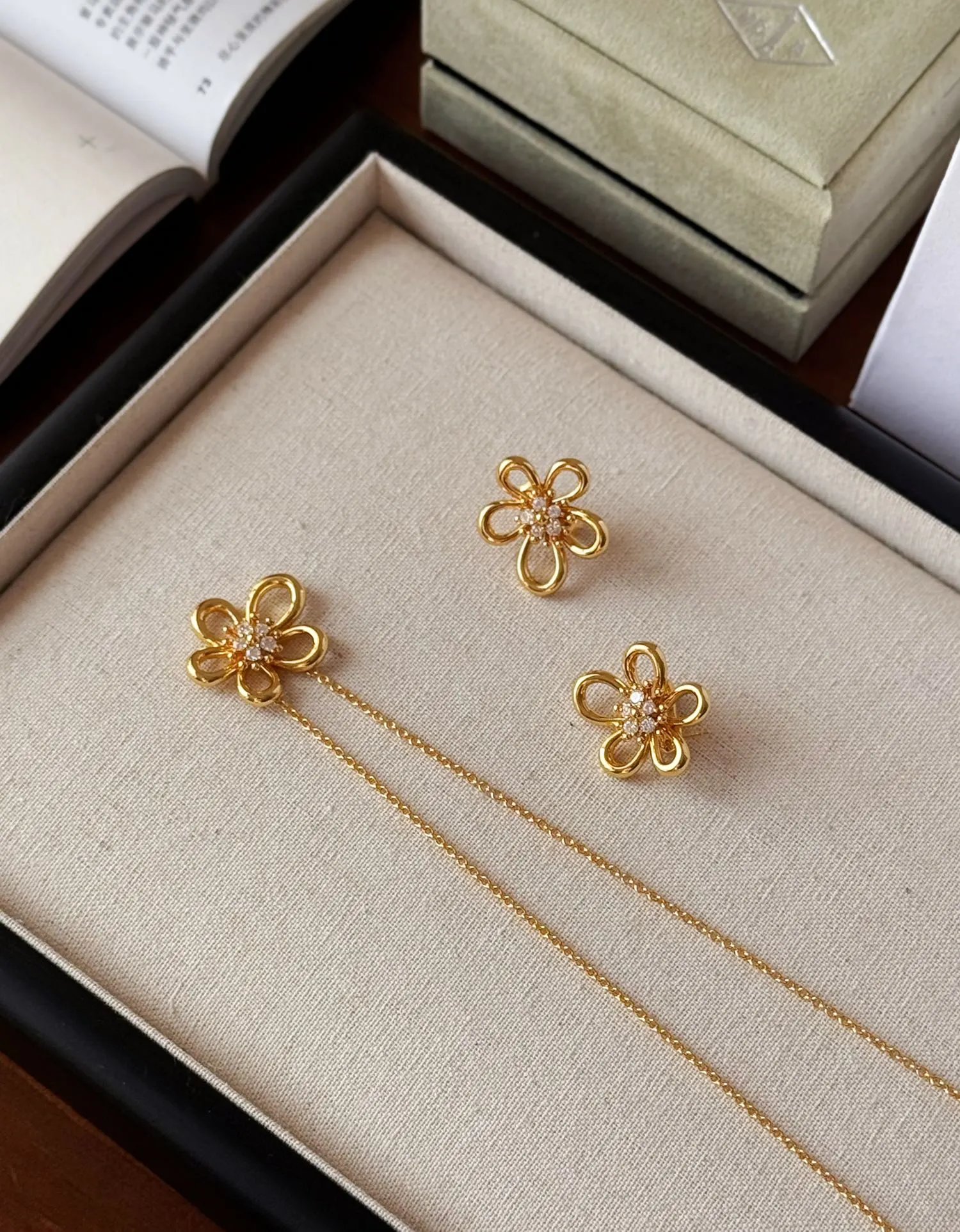 Tiffany & Co. Pave Bar Necklace foto 2