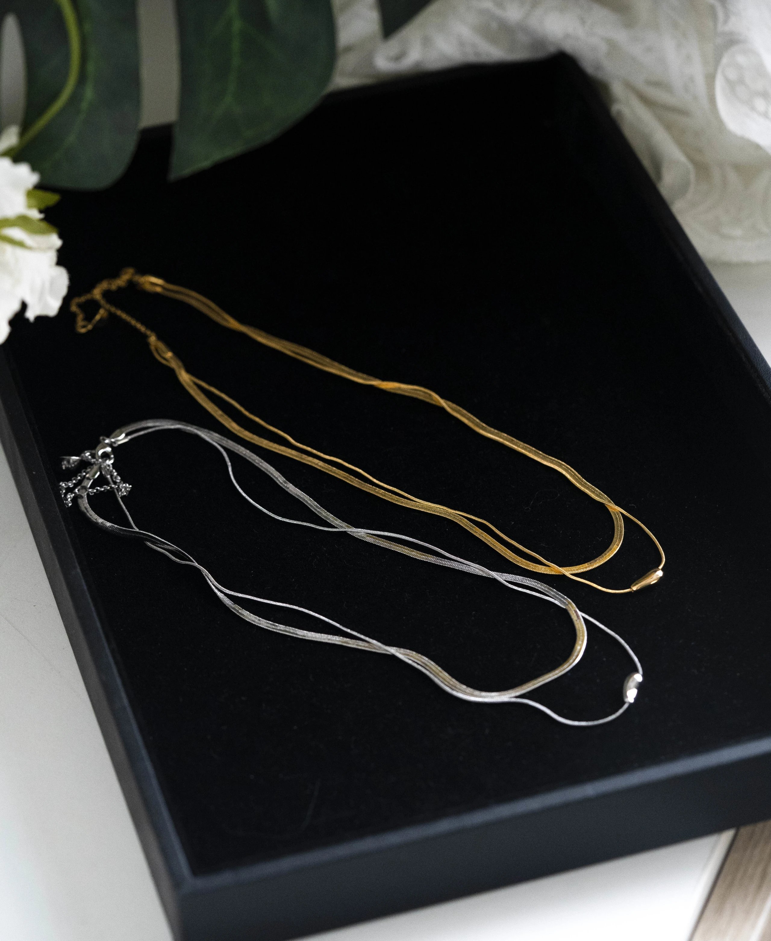 monSecret Embrace Series Double Layer Freeze Necklace