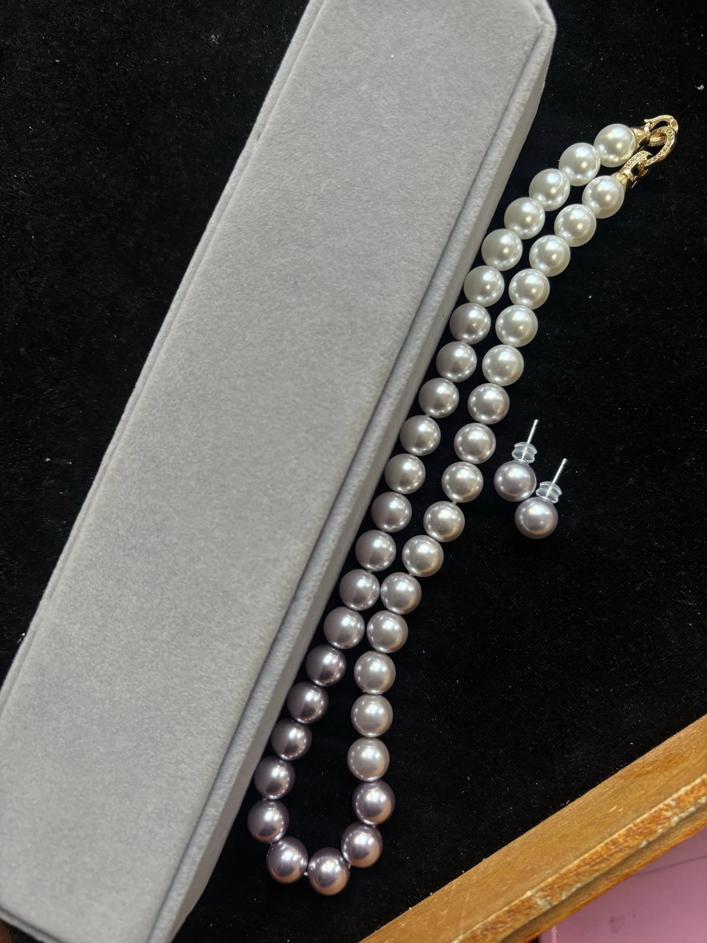 A must-have set of mysterious purple pearl necklace and earrings for the New Year's Nine Purple Fire Year