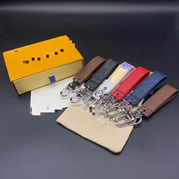 thumbnail for 钥匙扣彩色网红同款钥匙扣ins爆款热门吊坠车钥匙扣