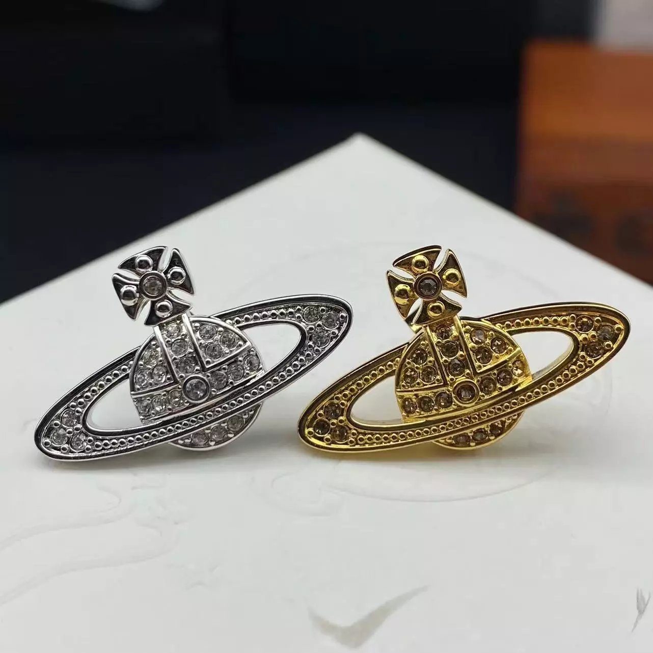 Saturn gemstone earrings for couples, Instagram hot items