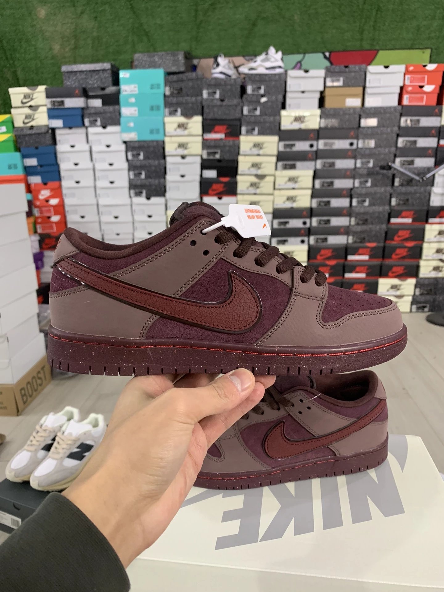 Nike SB Dunk Low Valentine's Day Sneakers