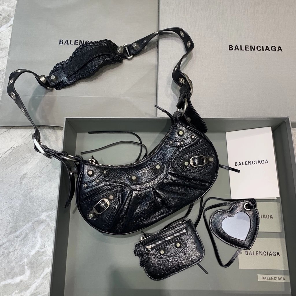 Balenciaga Motorcycle Bag [1 s