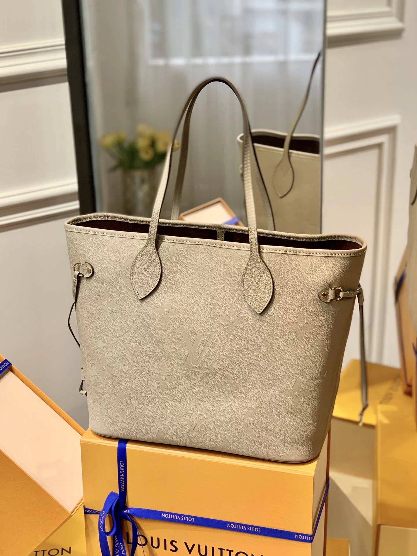 Louis Vuitton Neverfull Tote B