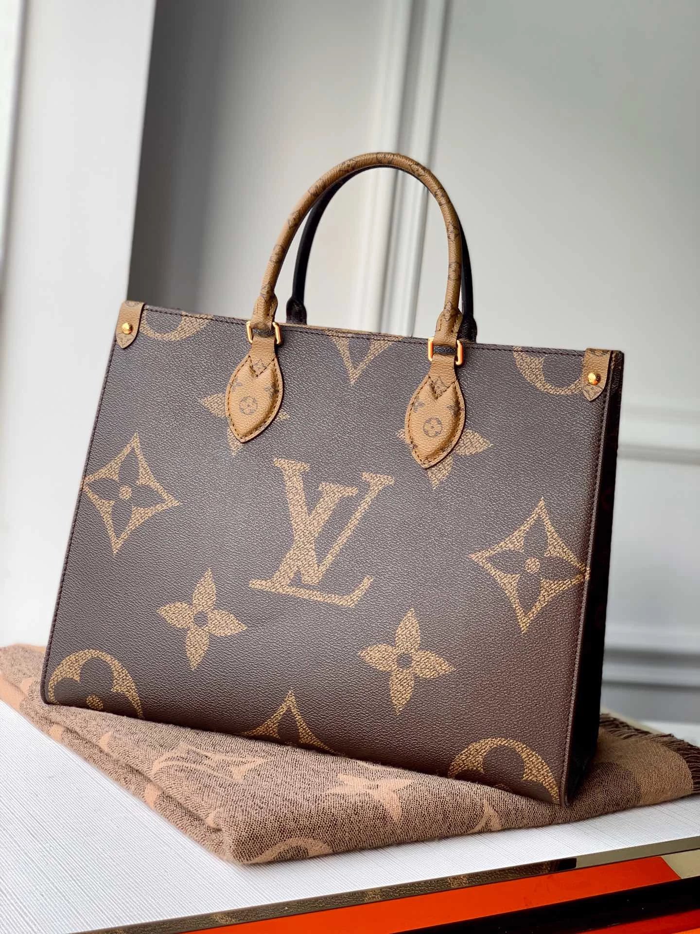 Louis Vuitton Monogram Canvas 