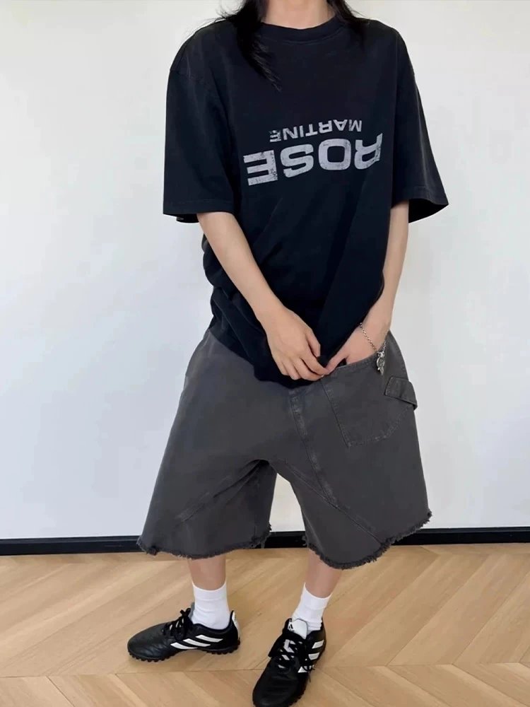 Inverted Letter Logo Print T-Shirt Black photo 4