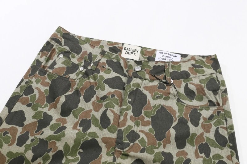 Washed Camouflage Straight-Leg Pants photo 7