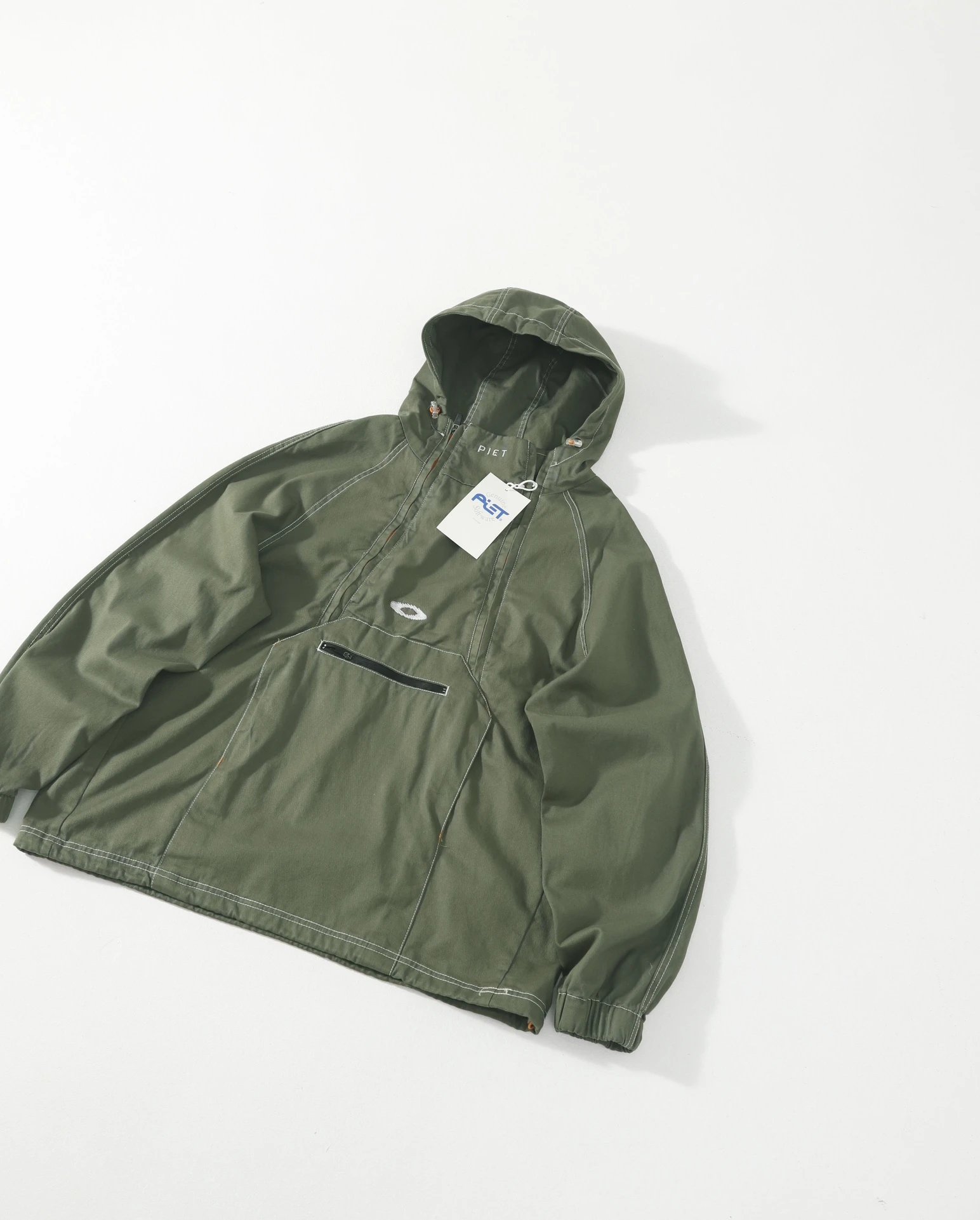 0akleyxPiet makes vintage pullover jackets - K43