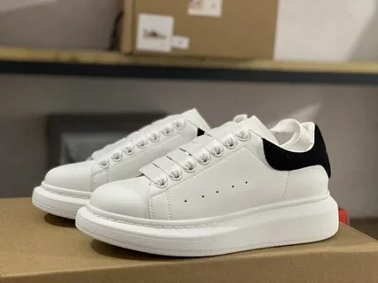 Alexander McQueen Sneakers Low-top with oversized sole and contrast heel tab product detail image 6