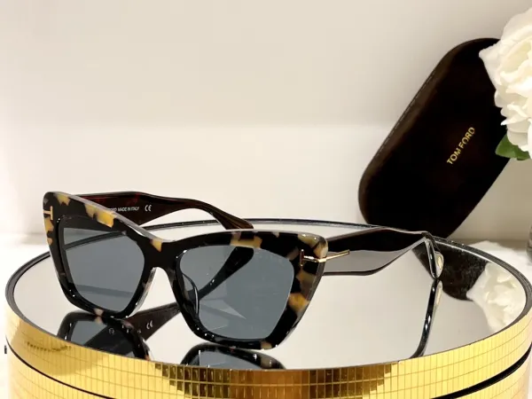 Tom Ford FT0943 Tortoiseshell Cat-Eye Sunglasses - 1