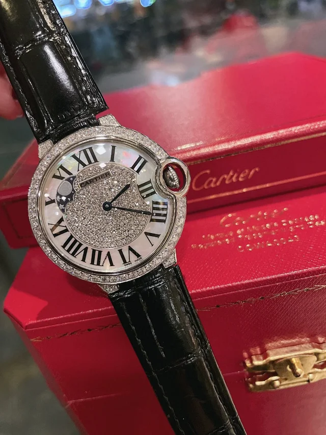 Cartier Watches Ballon Bleu de Moon Phase Watch product detail image 14