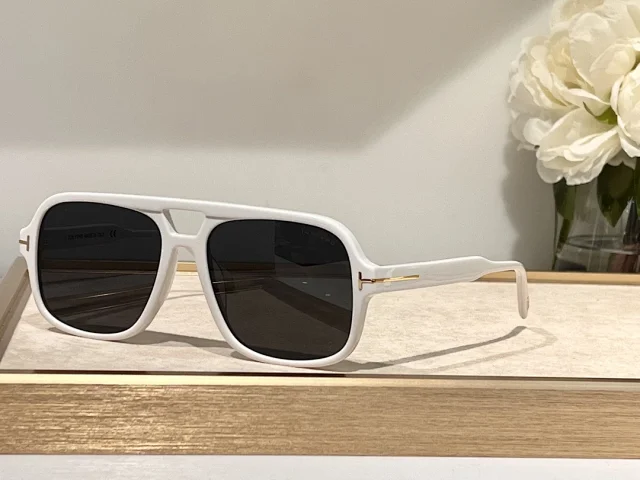 Tom Ford Eyewear Oversized square aviator sunglasses with T temple detail product detail image 5