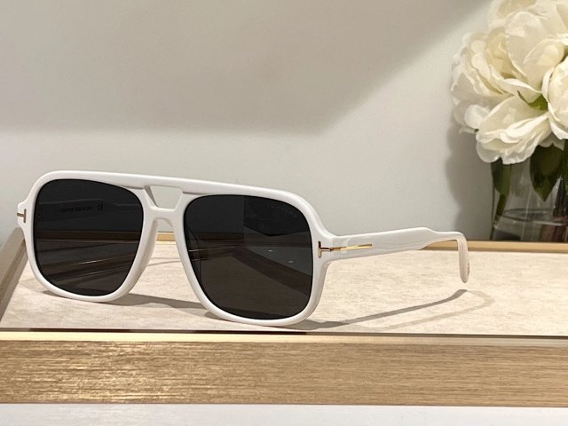Tom Ford Sunglasses: seller detail photo 4