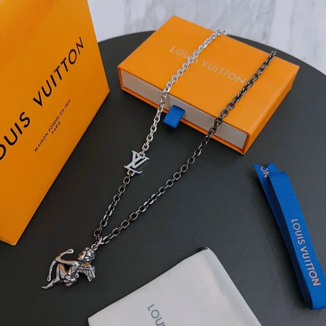 Louis Vuitton Jewelry Silver-Tone Chain Charm Pendant Necklace product detail image 14