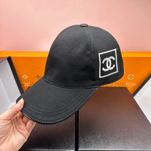 Chanel Hats Logo-Embroidered Baseball Cap product detail image 10