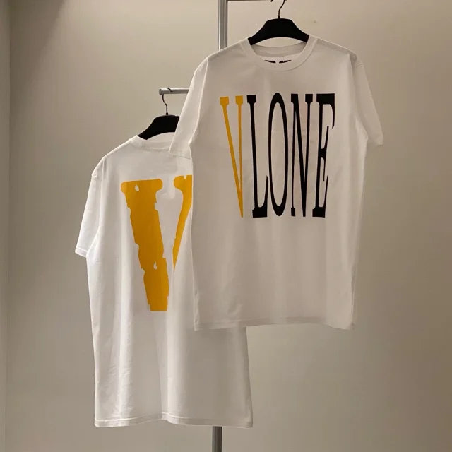 VLONE T-Shirts Short-Sleeve Logo Graphic product detail image 14