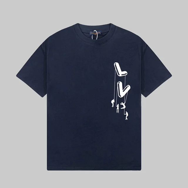 Louis Vuitton T-Shirts LV graphic-print short-sleeve crewneck product detail image 11