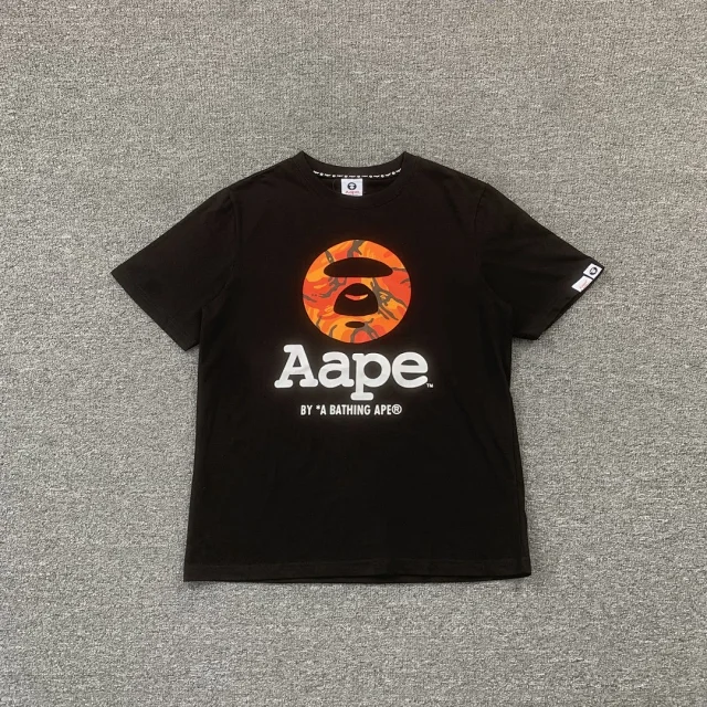 BAPE T-Shirts Short-Sleeve Ape Head Graphic T-Shirt product detail image 10