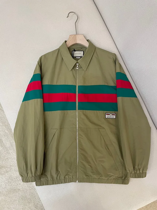 Gucci Hoodies & Sweatshirts Logo hoodie with contrasting sleeve stripes product detail image 11