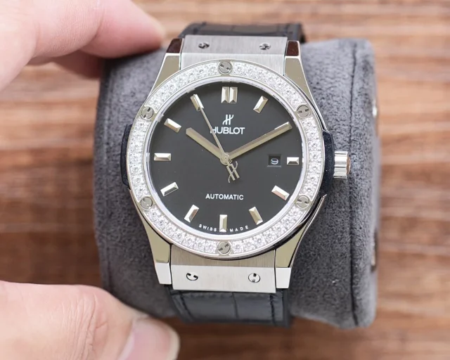 Hublot Watches Automatic date watch with crystal-set bezel and crocodile-pattern leather strap product detail image 13