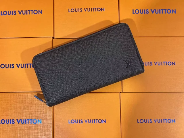 Louis Vuitton Wallets & Card Holders Monogram Snap Wallet product detail image 10