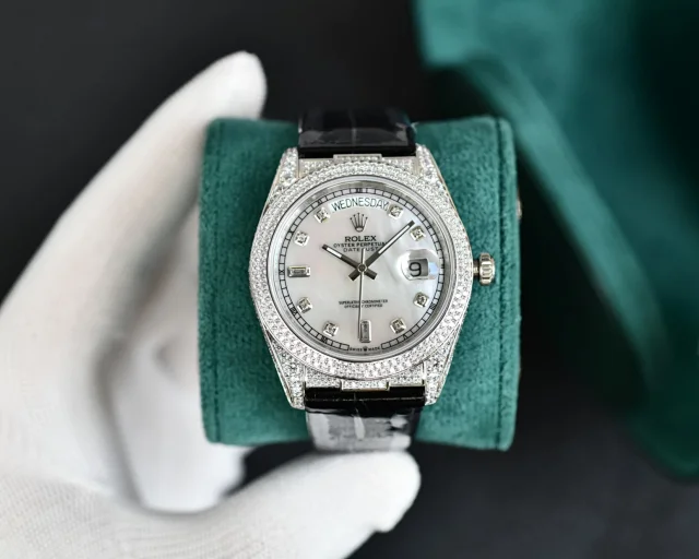 Rolex Watches Oyster Perpetual Datejust with fluted bezel and Jubilee bracelet product detail image 12