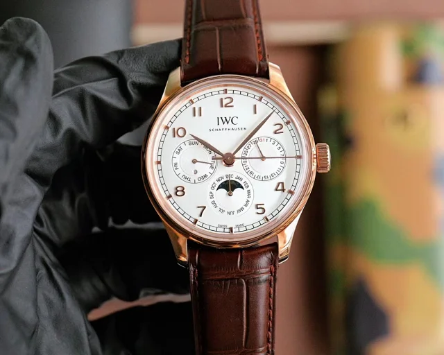 IWC Schaffhausen Watches Moonphase Perpetual Calendar Leather Strap Watch product detail image 13