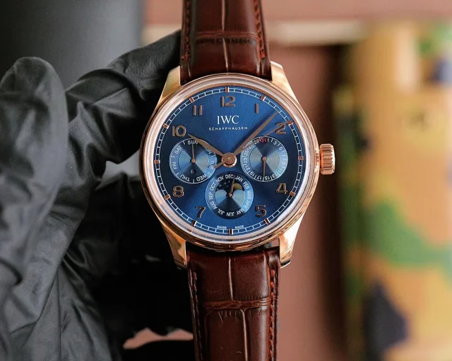 IWC Schaffhausen Watches Moonphase Perpetual Calendar Leather Strap Watch product detail image 12